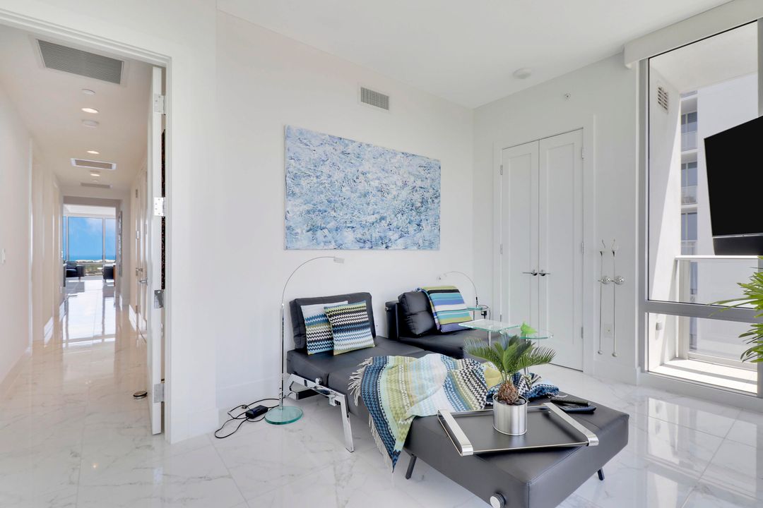 Active With Contract: $2,150,000 (3 beds, 3 baths, 1949 Square Feet)