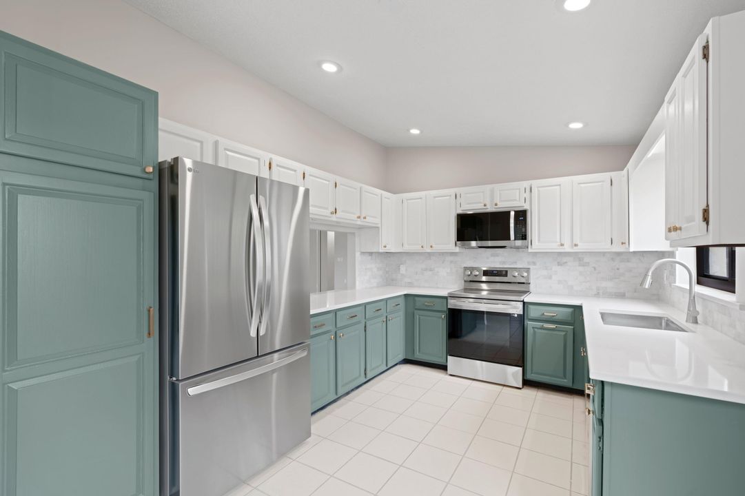 For Sale: $575,000 (3 beds, 2 baths, 1961 Square Feet)