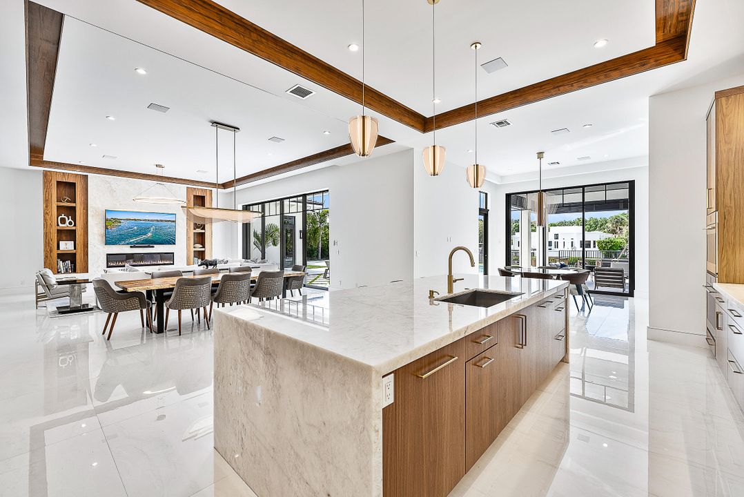 Active With Contract: $14,500,000 (5 beds, 5 baths, 6458 Square Feet)