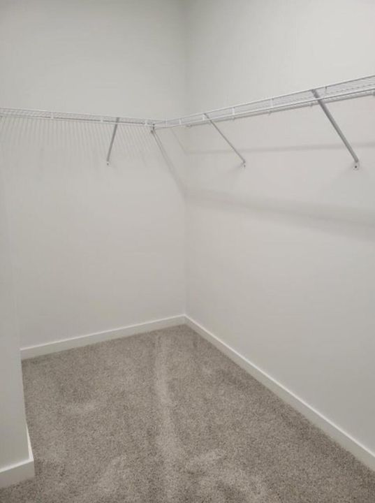 Active With Contract: $3,900 (3 beds, 2 baths, 2450 Square Feet)