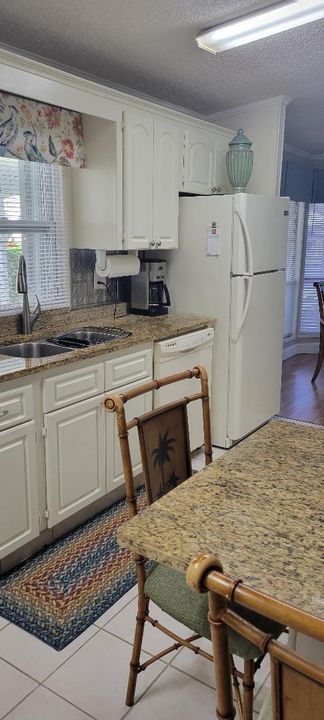 Active With Contract: $155,000 (2 beds, 2 baths, 1250 Square Feet)