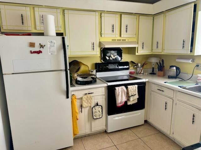 For Sale: $169,000 (2 beds, 2 baths, 1272 Square Feet)