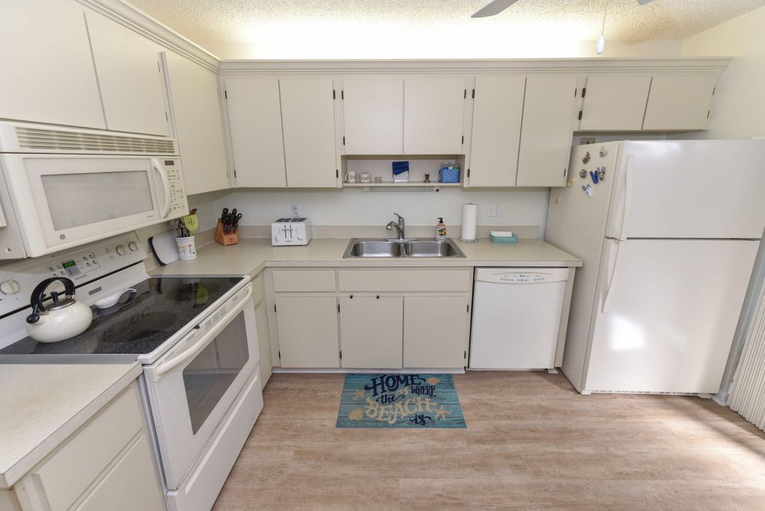For Rent: $2,100 (2 beds, 2 baths, 1026 Square Feet)