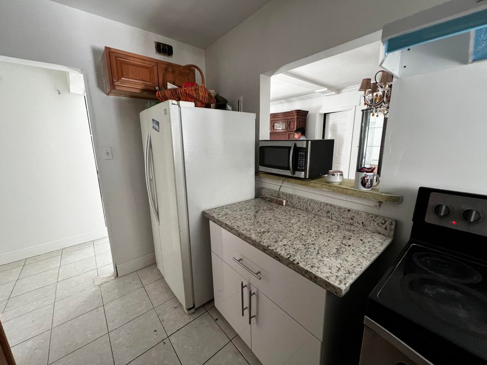 Active With Contract: $3,000 (4 beds, 2 baths, 1339 Square Feet)