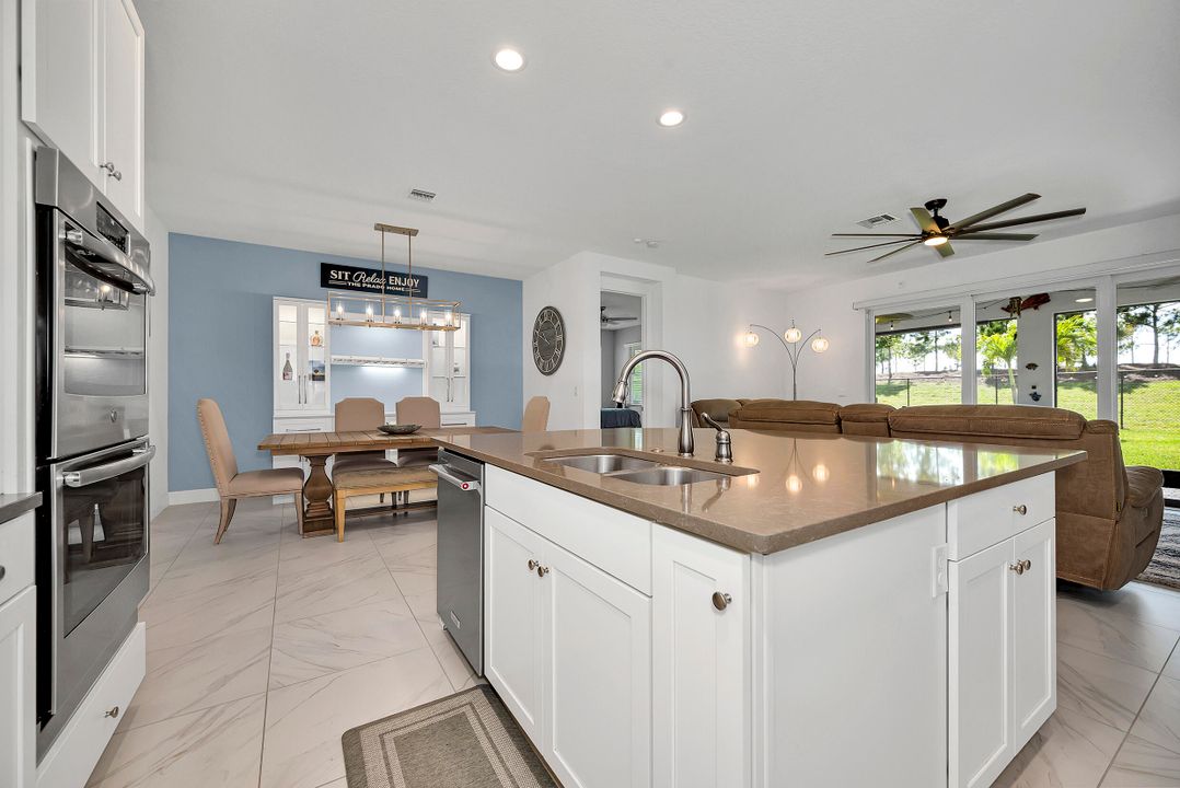 For Sale: $595,000 (3 beds, 2 baths, 1724 Square Feet)