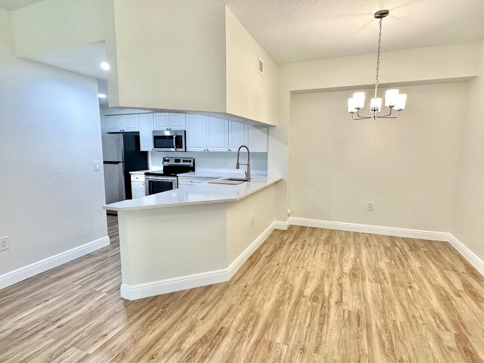 Recently Rented: $2,150 (1 beds, 1 baths, 819 Square Feet)