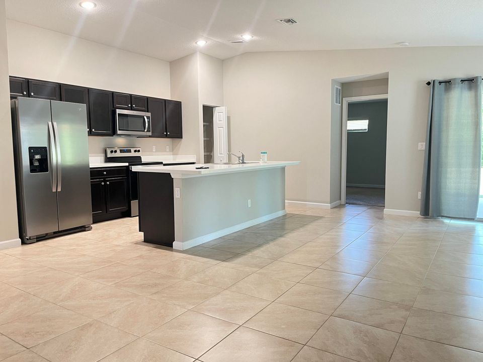 Active With Contract: $2,500 (4 beds, 2 baths, 1833 Square Feet)