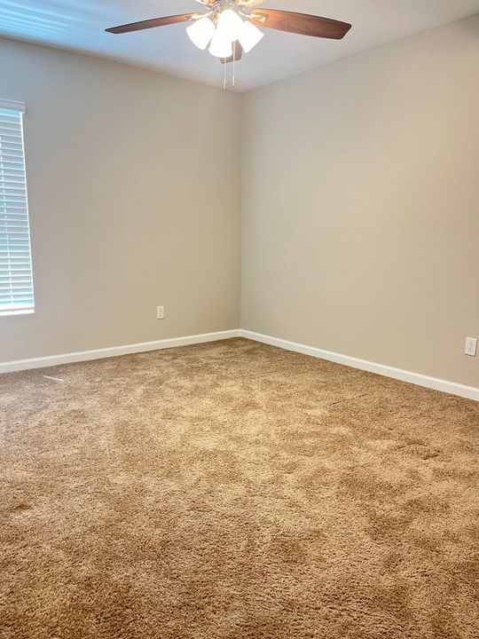 Active With Contract: $2,500 (4 beds, 2 baths, 1833 Square Feet)