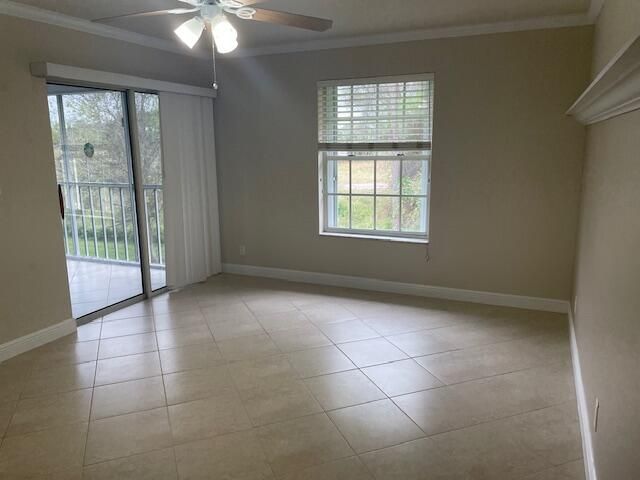 Active With Contract: $1,800 (2 beds, 2 baths, 963 Square Feet)