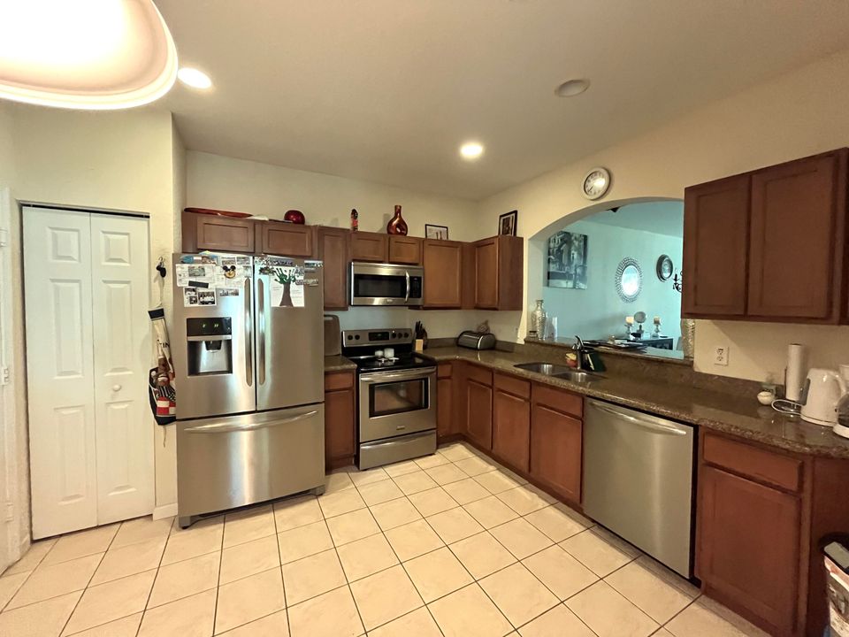 For Sale: $399,900 (3 beds, 2 baths, 1872 Square Feet)
