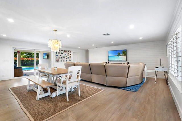 Active With Contract: $1,750,000 (4 beds, 2 baths, 1941 Square Feet)