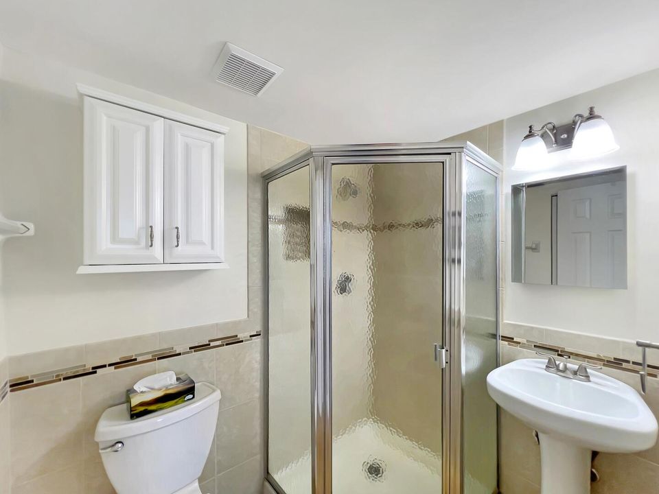 Active With Contract: $169,900 (2 beds, 2 baths, 1167 Square Feet)