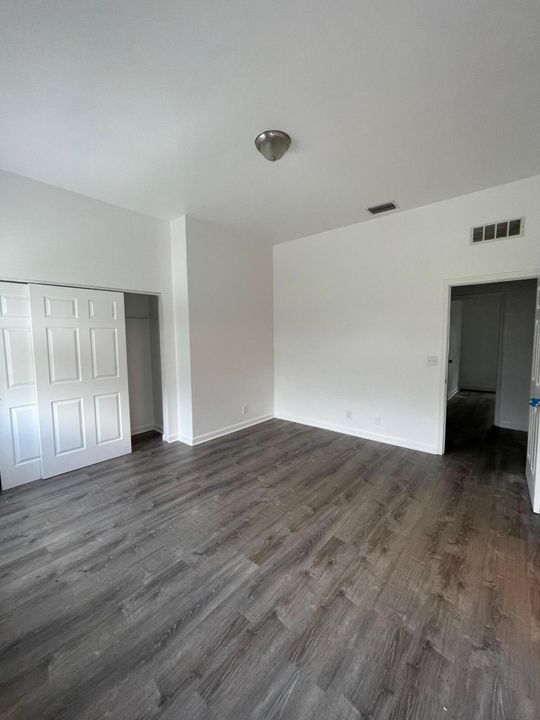 Active With Contract: $2,500 (3 beds, 2 baths, 1342 Square Feet)