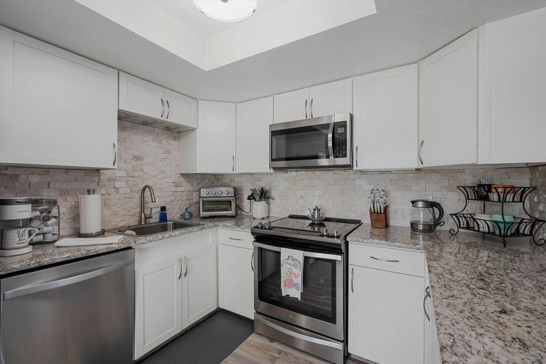 For Sale: $399,000 (3 beds, 2 baths, 1622 Square Feet)