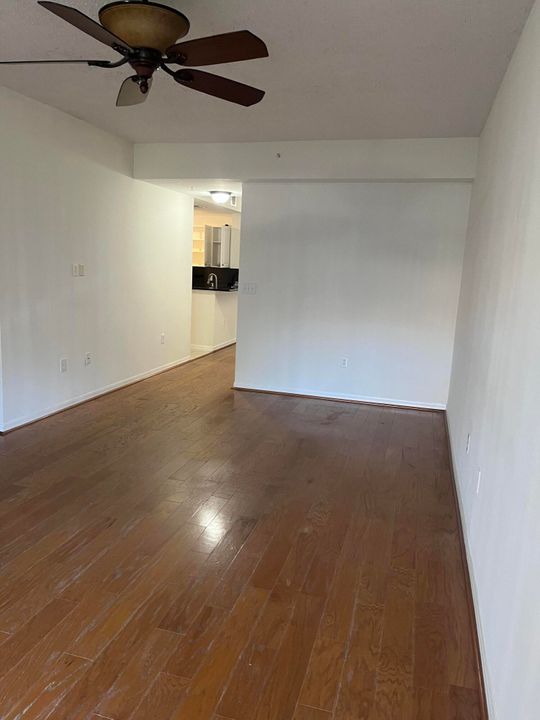 Activo con contrato: $399,000 (3 camas, 3 baños, 1552 Pies cuadrados)