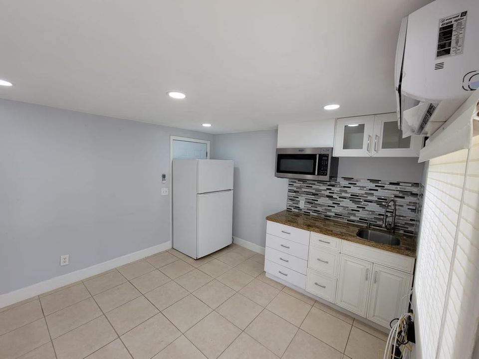 For Sale: $74,000 (3 beds, 3 baths, 1100 Square Feet)