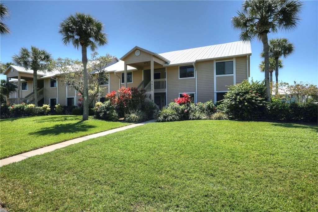 Recently Sold: $239,900 (2 beds, 2 baths, 1060 Square Feet)