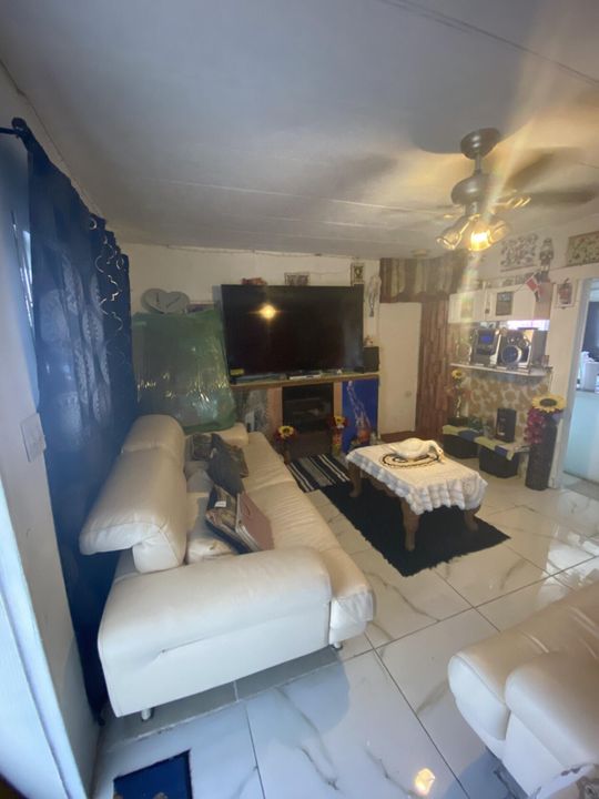 For Sale: $45,000 (3 beds, 2 baths, 1100 Square Feet)