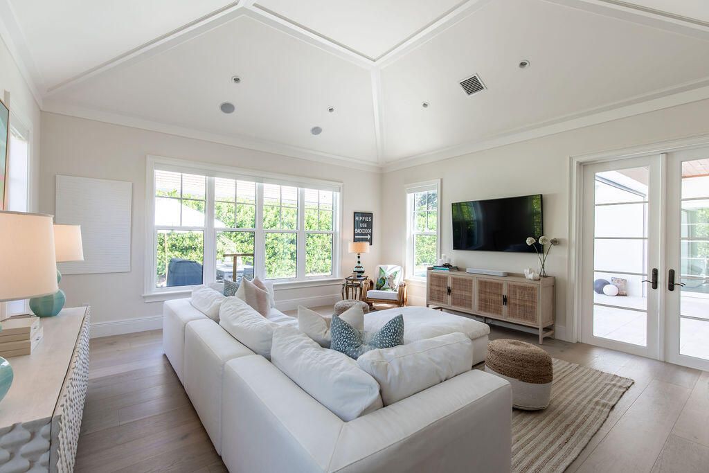 Active With Contract: $2,495,000 (3 beds, 3 baths, 2941 Square Feet)