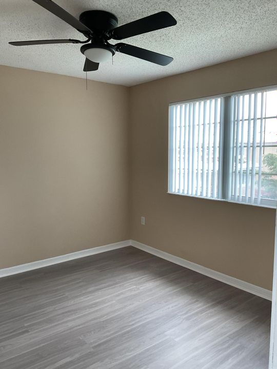 Active With Contract: $1,995 (2 beds, 2 baths, 1026 Square Feet)