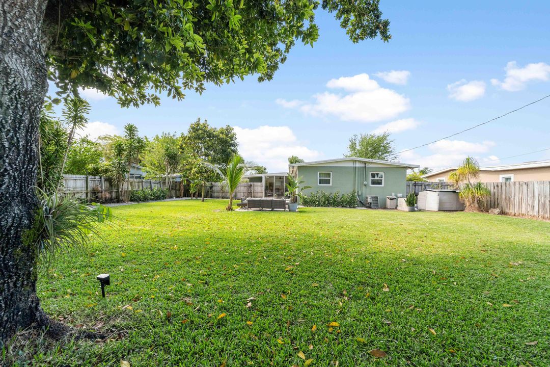 Active With Contract: $480,000 (3 beds, 1 baths, 1352 Square Feet)