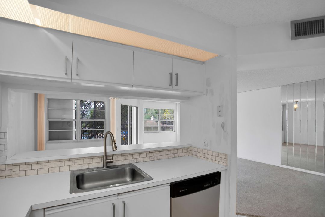 Active With Contract: $170,000 (1 beds, 1 baths, 1045 Square Feet)