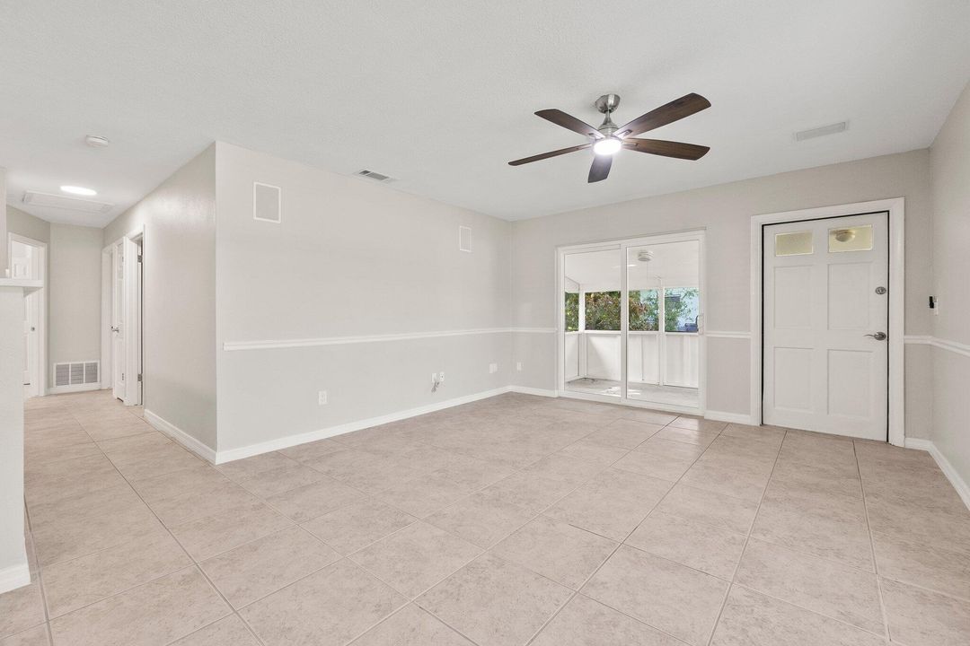 Active With Contract: $2,400 (3 beds, 1 baths, 1152 Square Feet)