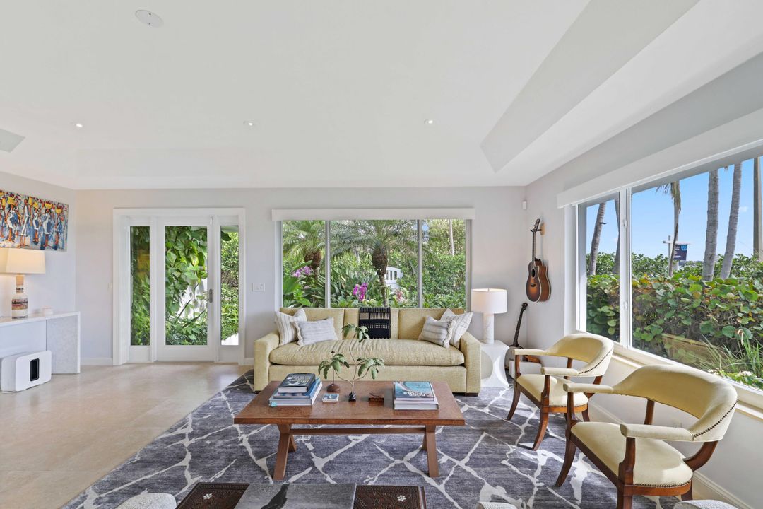 Active With Contract: $4,995,000 (2 beds, 2 baths, 2070 Square Feet)