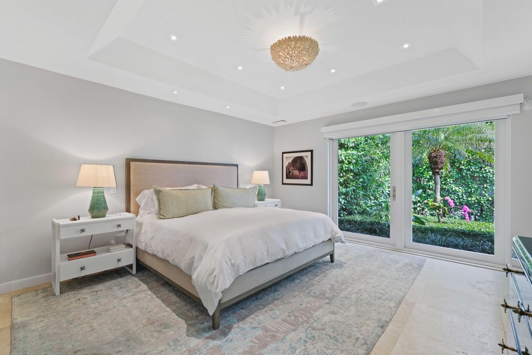 Active With Contract: $4,995,000 (2 beds, 2 baths, 2070 Square Feet)