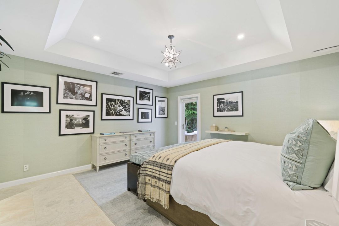 Active With Contract: $4,995,000 (2 beds, 2 baths, 2070 Square Feet)