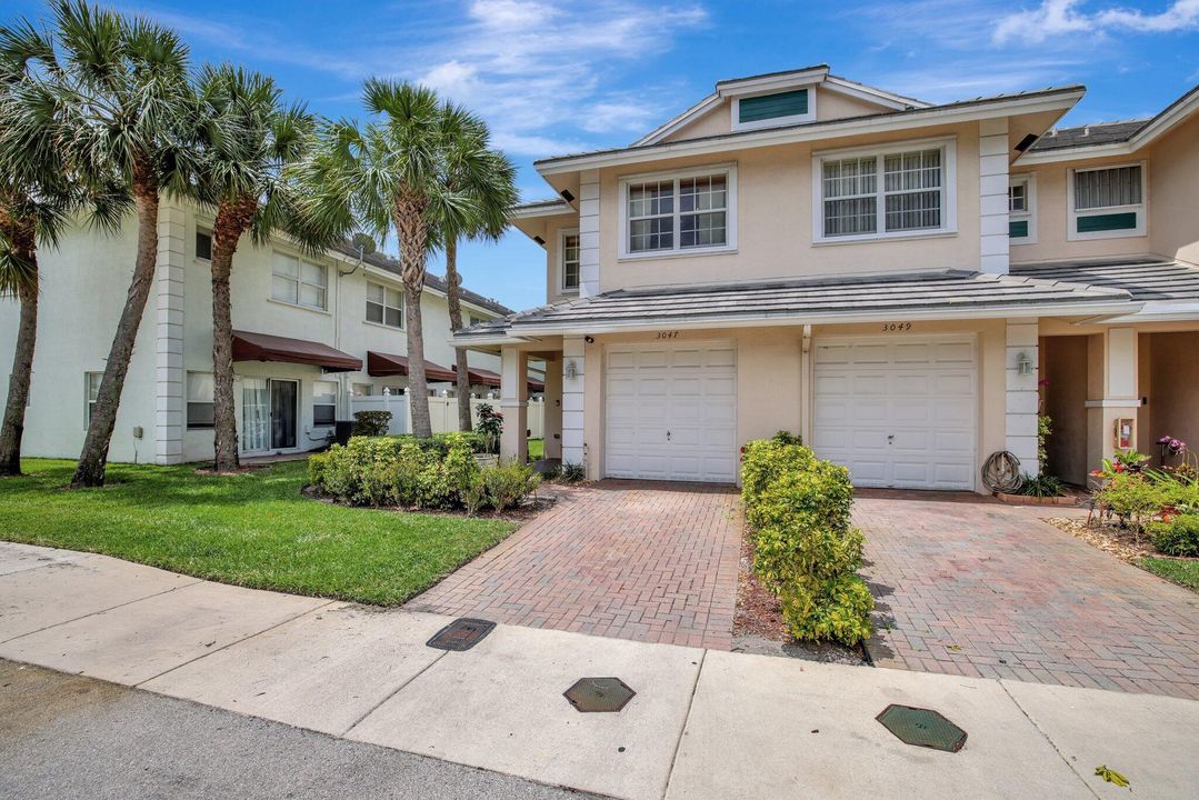 Recently Sold: $380,000 (3 beds, 2 baths, 1504 Square Feet)