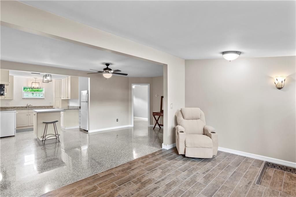 Active With Contract: $395,000 (3 beds, 2 baths, 1224 Square Feet)