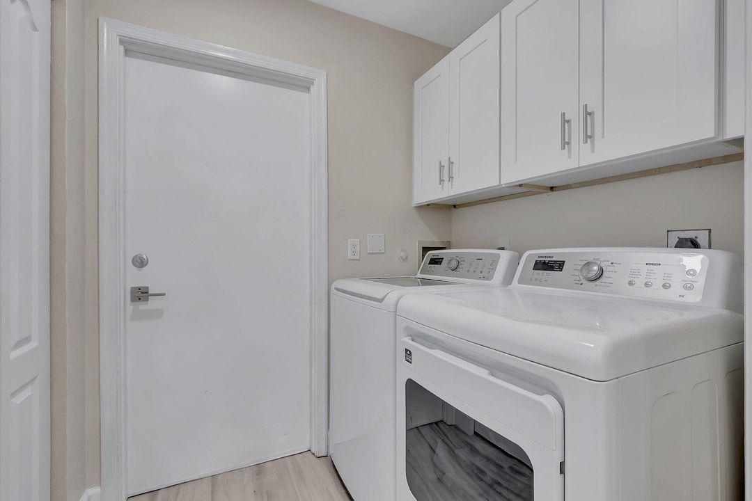 Active With Contract: $550,000 (3 beds, 2 baths, 1715 Square Feet)