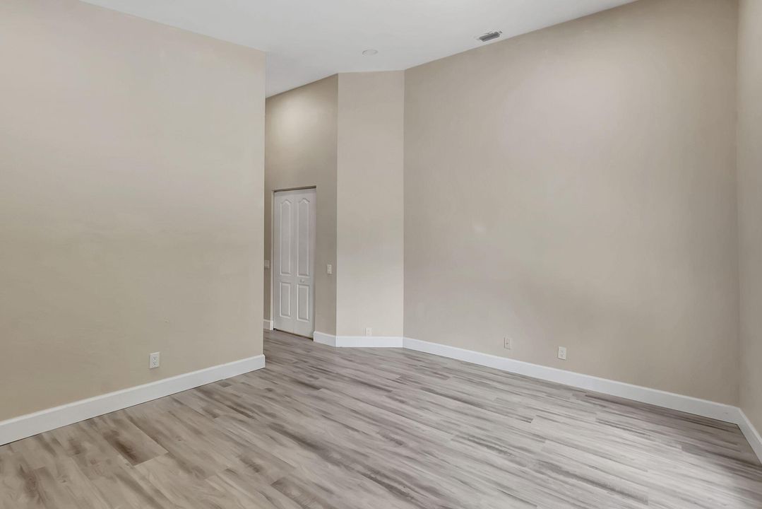 Active With Contract: $550,000 (3 beds, 2 baths, 1715 Square Feet)