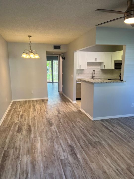 For Rent: $1,500 (1 beds, 1 baths, 680 Square Feet)