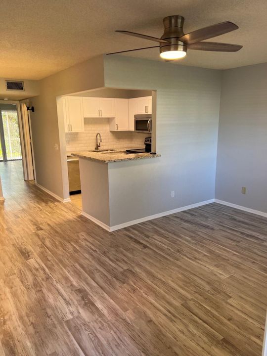 For Rent: $1,650 (1 beds, 1 baths, 680 Square Feet)