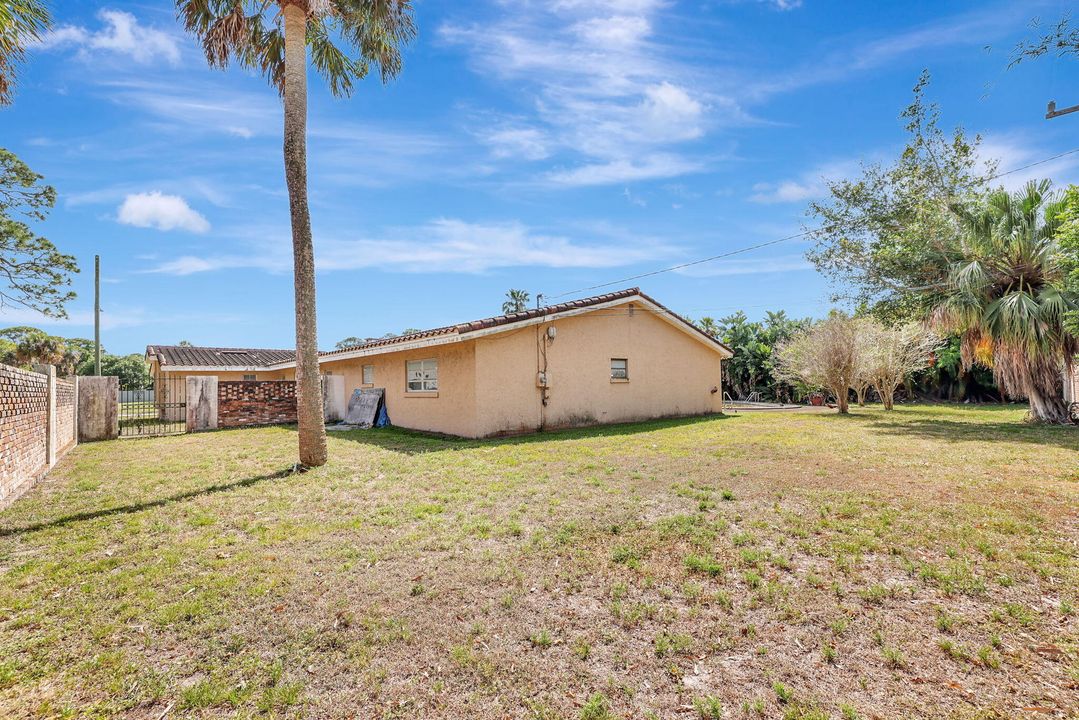 Active With Contract: $475,000 (3 beds, 3 baths, 3062 Square Feet)