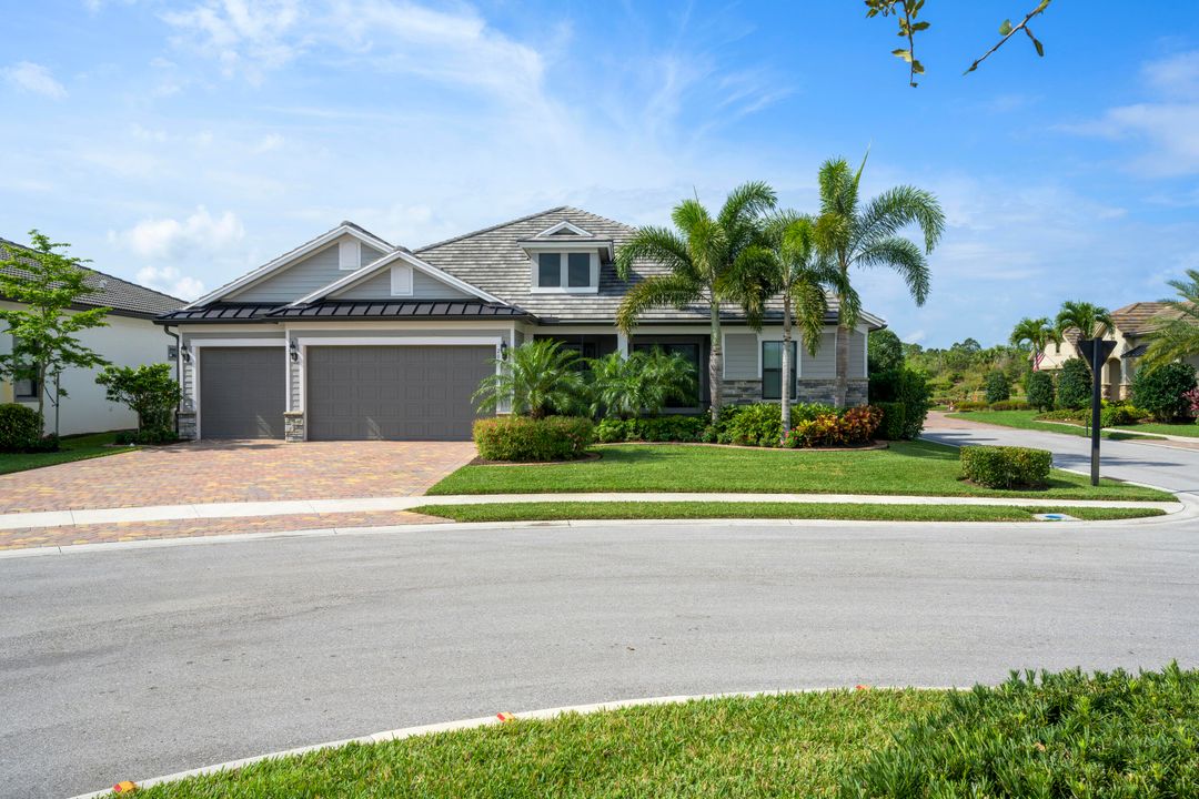 Active With Contract: $1,700,000 (4 beds, 3 baths, 3081 Square Feet)