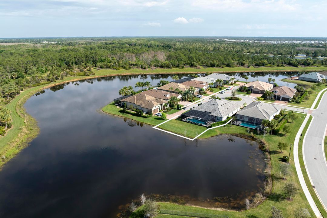 Active With Contract: $1,700,000 (4 beds, 3 baths, 3081 Square Feet)