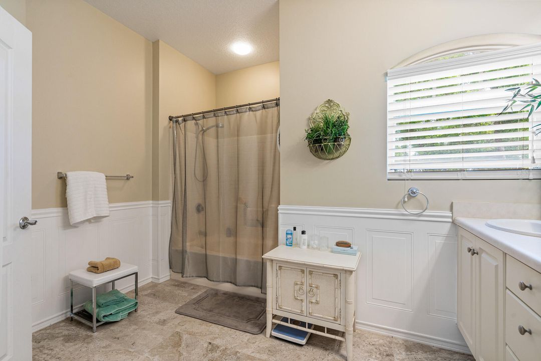 For Sale: $320,000 (2 beds, 2 baths, 1471 Square Feet)