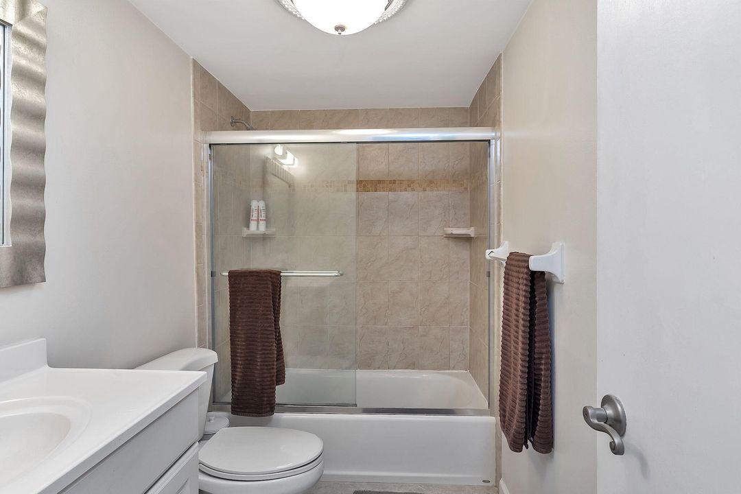 For Sale: $249,000 (1 beds, 1 baths, 861 Square Feet)
