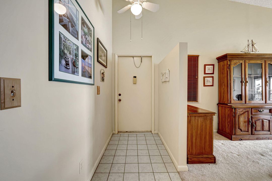 For Sale: $259,000 (2 beds, 2 baths, 1305 Square Feet)