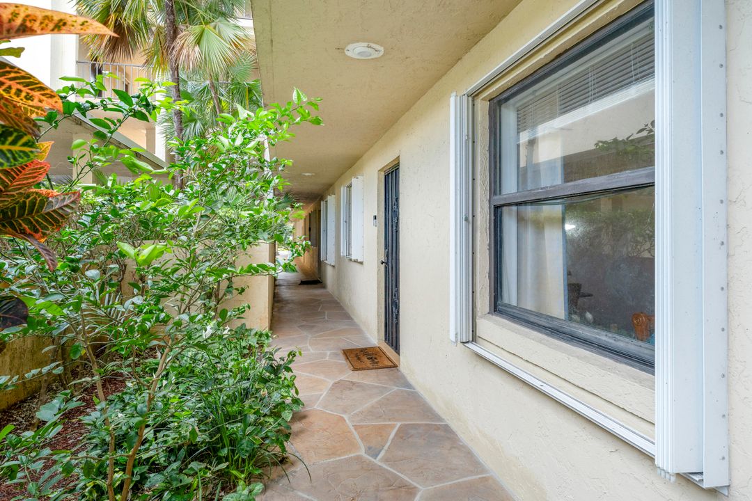 Active With Contract: $229,990 (2 beds, 2 baths, 1029 Square Feet)