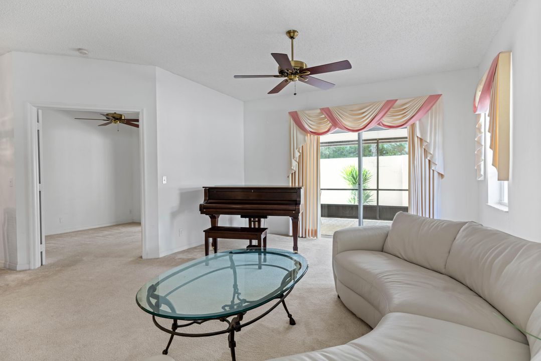 Active With Contract: $529,900 (3 beds, 2 baths, 1540 Square Feet)