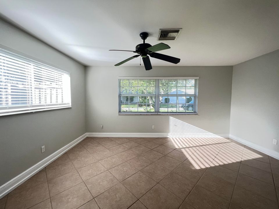 Active With Contract: $3,000 (2 beds, 2 baths, 1333 Square Feet)
