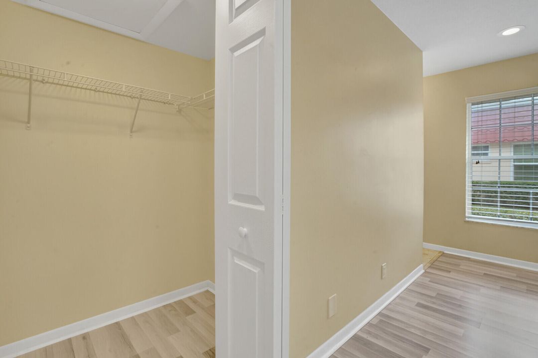 Active With Contract: $1,750 (2 beds, 2 baths, 941 Square Feet)