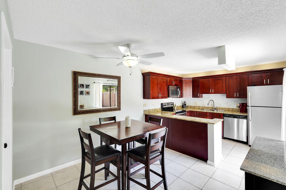 Active With Contract: $269,000 (2 beds, 2 baths, 1288 Square Feet)