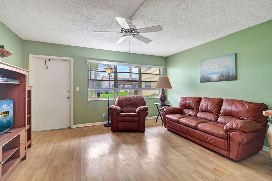 Active With Contract: $84,900 (1 beds, 1 baths, 570 Square Feet)