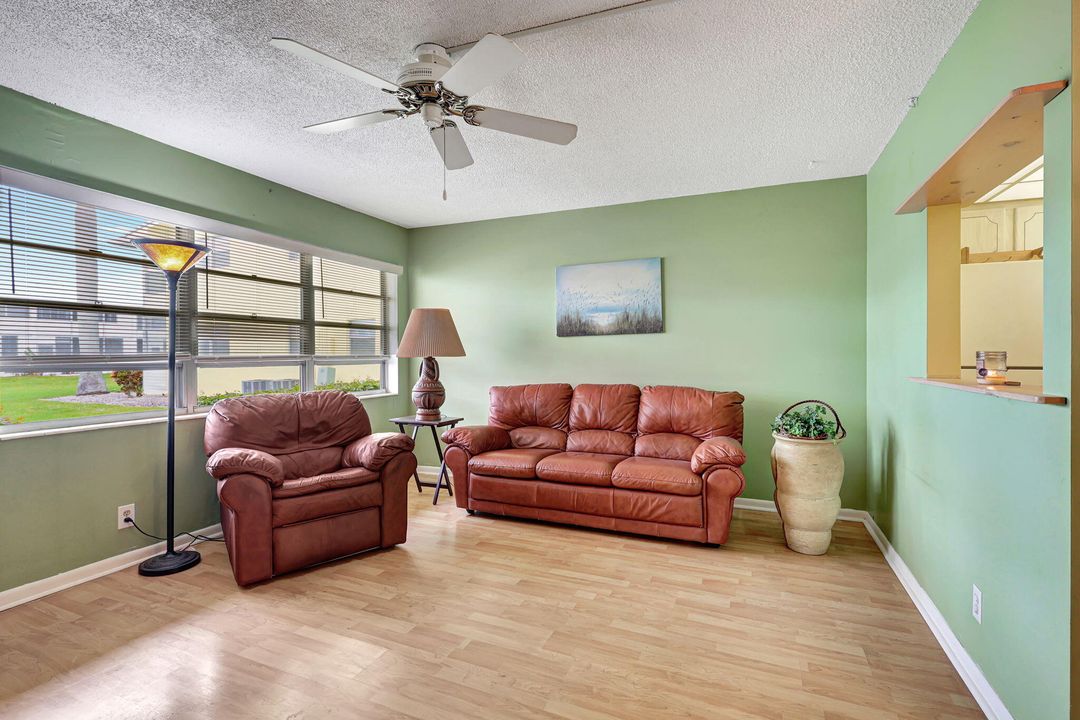 Active With Contract: $84,900 (1 beds, 1 baths, 570 Square Feet)