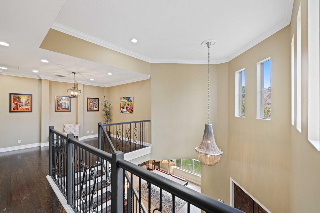 Active With Contract: $1,000,000 (6 beds, 4 baths, 4147 Square Feet)